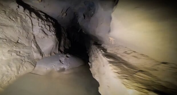 Nalezena jeskyně / Zdroj: YouTube