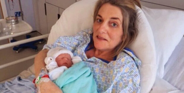 Žena 15 let se neúspěšně pokoušela stát matkou a porodila dítě ve věku 50 let