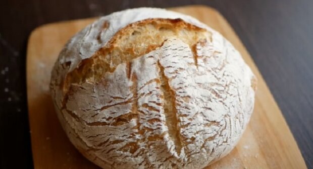Chleba pro líné: “Recept chleba bez zadělání hospodyním na záznam”