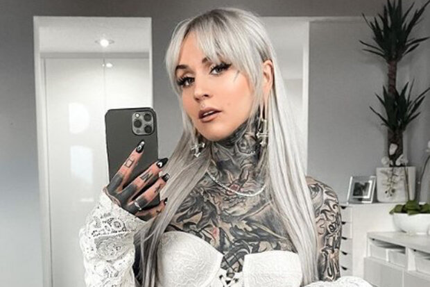 "Díky tetování se cítím jako umělecké dílo": Modelky sdílely své staré fotky bez tetování